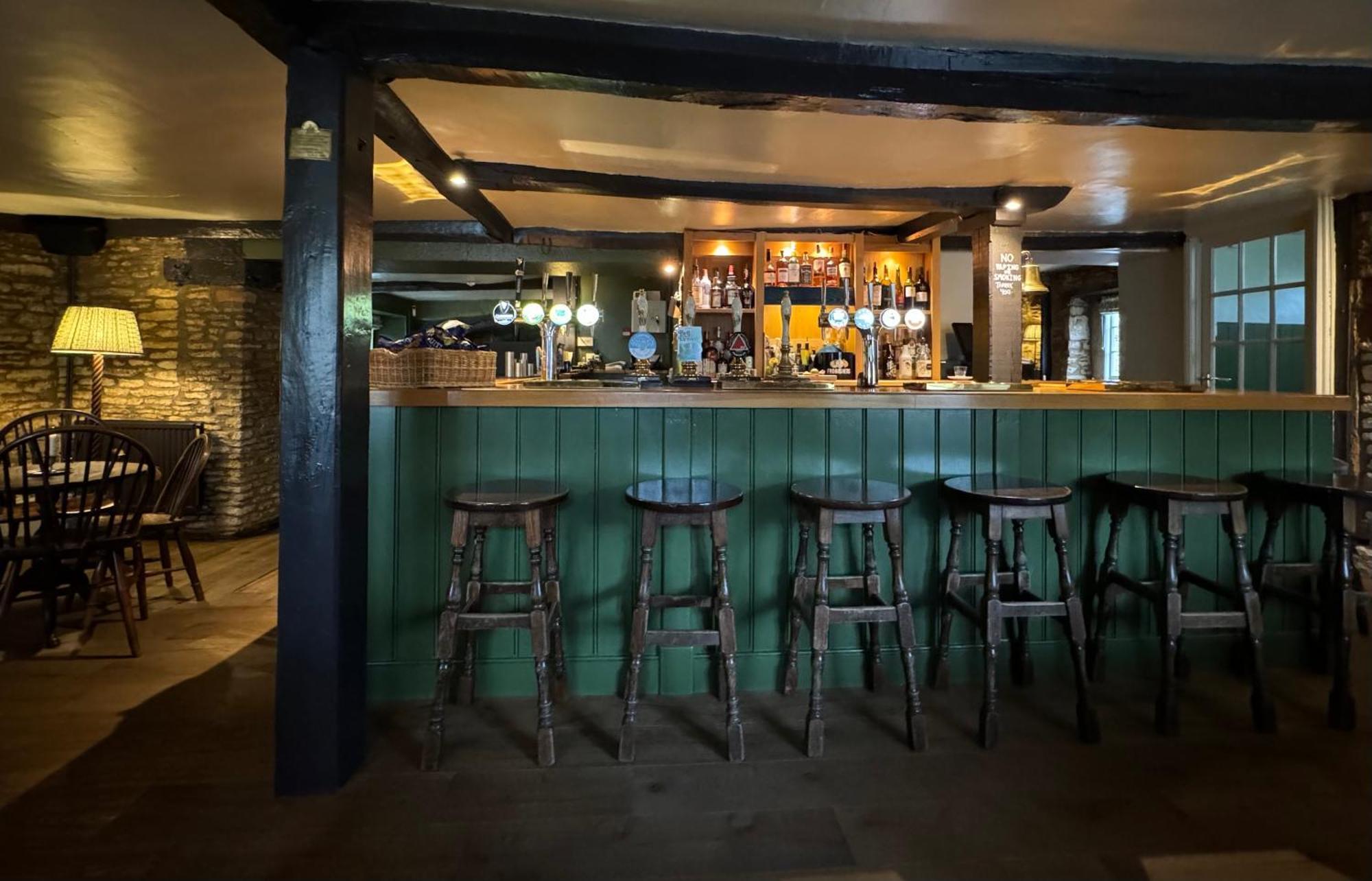 Hotel Neeld Arms Grittleton Exterior foto