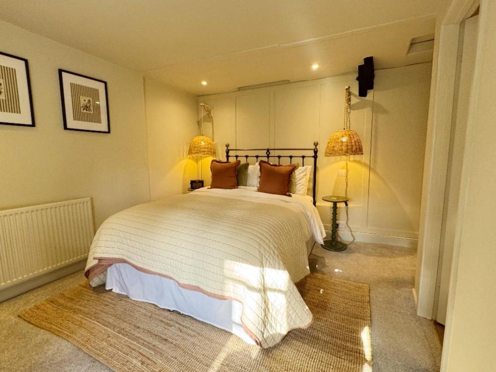 Hotel Neeld Arms Grittleton Exterior foto