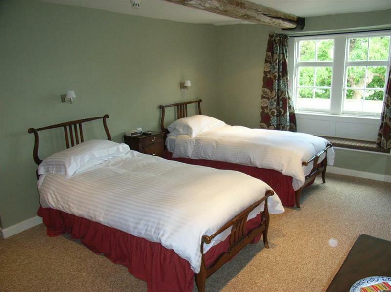 Hotel Neeld Arms Grittleton Exterior foto